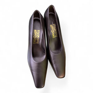 Salvatore Ferragamo Brown Leather Pumps Size 9